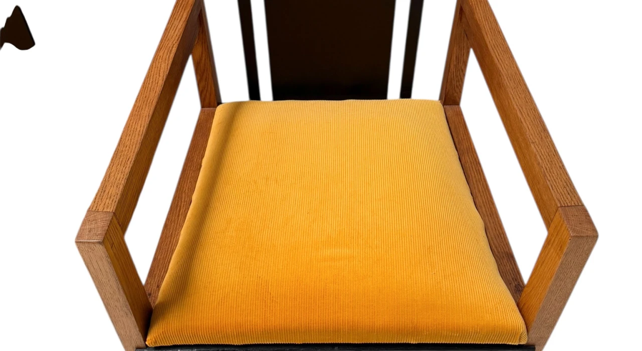 Two Art Deco Modernist High Back Armchairs by Cor Alons, 1927